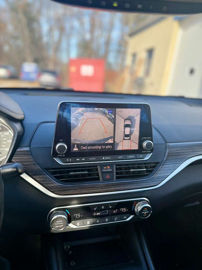 2019 Nissan Altima Platinum - Image 7