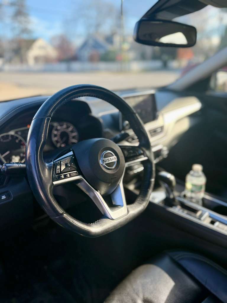 2019 Nissan Altima Platinum - Image 6